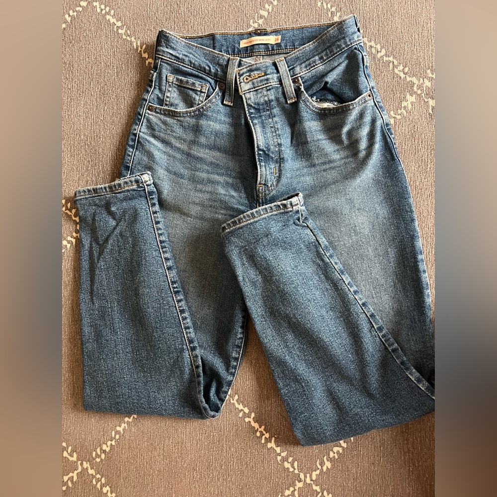πHPπ Levi's high waisted mom jeans - Picture 2 of 2
